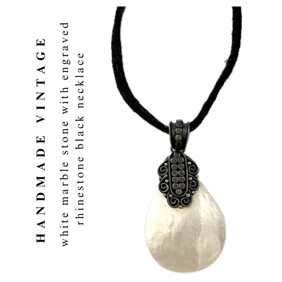vintage • white marble stone pendant with engraved details on suede necklace - Picture 2 of 13